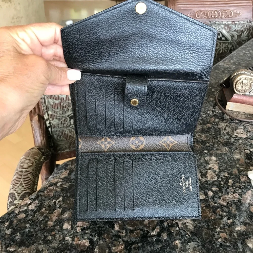 Exquisite Louis Vuitton Pallas Noir Compact  Wallet - Picture 7 of 16